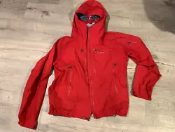 This jacket is in good condition with few signs of wear. There are a few small stains on it, but they look like they...