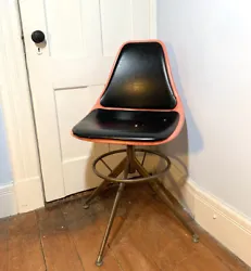 MCM fiberglass shell swivel barstool chair mid century modern Orange Black Pads. Condition is 