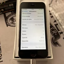 Apple iPhone 5s 16go Unlocked Débloqué Téléphones mobile Argent silver. Excellent état Entièrement fonctionnel...