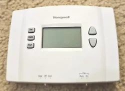 Honeywell 1-Week Programmable Thermostat RTH221B1021 White . Condition is Used. Shipped with USPS Ground Advantage.