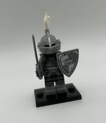 LEGO Heroic Knight Minifigure CMF Series 9 col132 Collectible Minifigure Series. Condition is “Used”. Comes with...