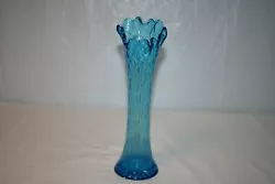 Zoom the pictures for more details. This is a pretty vase for your consideration. I describe each item to the best of...