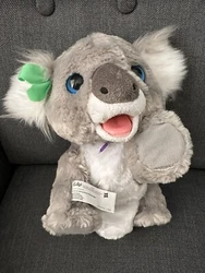 Hasbro FurReal Friends KRISTY KOALA 2020 Interactive Plush Sounds Reactions Toy. In good working condition, walks and...