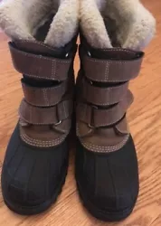 Very good condition and will keep your feet very comfortable in below zero temperatures. Made in Maine.