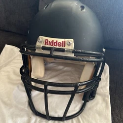 Riddell Speed Adult Football Helmet — Adult Medium.