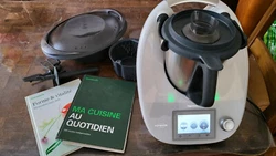 Robot Thermomix en très bon etat, peu servi.