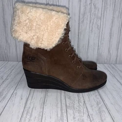 Womens Size 10 Ugg Zea Leather Uptown Wedge Boots Small Flaw. See pics for small tear on one boot