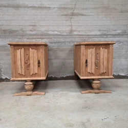 Longueur en enfilade 178 cm. composé de 2 caissons modulables. possède ses clés et prise de serrure en laiton. a...