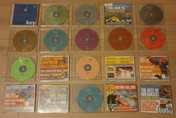 Tous les disques ont été testés et sont fonctionnels. Certains ont encore le boîtier ou pochette de Grande...