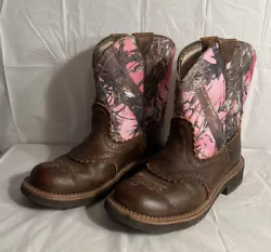 ARIAT WOMENS 10015055 FATBABY BROWN LEATHER & PINK CAMOUFLAGE BOOTS SIZE 7B. In good preowned condition w/ normal signs...