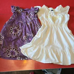4t baby gap dresses white daisy & purple geometric  capped sleeves Condition is preowned great overall no stains or...