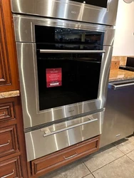 Wolf M Series SO30TMSTH. Boasting a large 5.1 cu. ft. capacity, its large enough to cook multiple dishes at once. About...