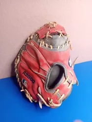 Wilson A2000 1791 32.5” Catchers Mitt Pro Pro Toe RHT (RARE Color).  Please review all pictures carefully since they...