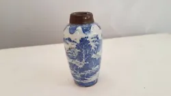 Chinese Vase Blue. Vase Chinois Bleu encre.