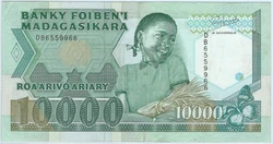 De Madagascar Non Daté. Etat : TTB. Billet de banque de de 10 000 Francs. Ce billet ci contre vous sera livré....