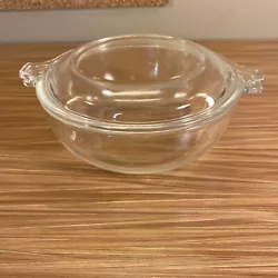 Vintage Pyrex 019 Clear Glass Bowl 20 oz Baking Casserole Dish with Lid 681-C-5. In good working condition. One...