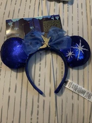 Disney Minnie Mouse The Main Attraction Peter Pan’s Flight June Ear Headband. Condition is New. Shipped with USPS...