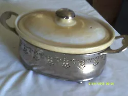 Vintage Fraunfelter Royal Rochester Covered Baking Dish w/casserole stand.