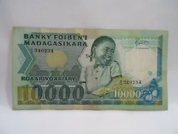 2000 ARIARY. ANCIEN BILLET MADAGASCAR 10000 FRANCS. BANK NOTE.