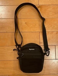 SS18 SHOULDER BAG. WRONG ITEM SENT.