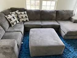 sectional sofa gray 6 seater. Condition is Used. Local pickup only.