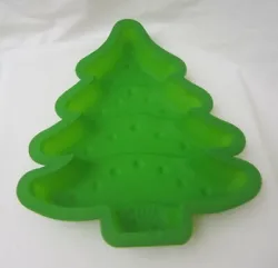 Lekue Silicone Gourmet Flexible Non-stick Baking Cake Mold Made in Spain. Green Christmas Tree shape. Oven, freezer,...