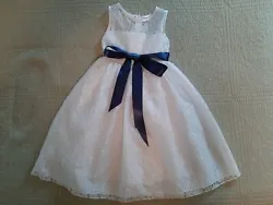 My Best Kid Flower Girl Dress Size 3-4. Beautiful, delicate lace adorns the entire dress.  Simply switch out the...