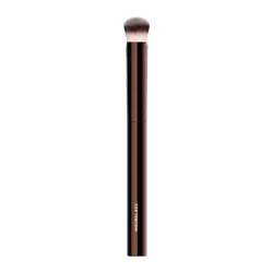 Designed to be used with Hourglass Vanish Concealer, this 100% vegan brush allows for unparalleled precision and...