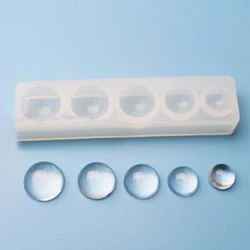 Enduire lagent de démoulage sur le moule en silicone. Versez lépoxyde dans le moule. 1 x moule en silicone. Attendre...