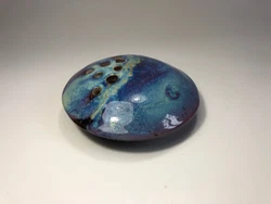 Bon état, 16 cm de diamètre, 6 cm de haut.