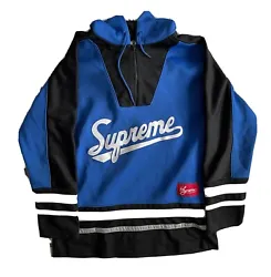 Introducing a Supreme Hockey Jersey Half Zip Hood in size M, 100% authentic! This jersey boasts a multicolor design...