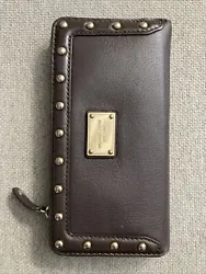MICHAIL KORS Brown Leather Wallet Clutch. Good condition