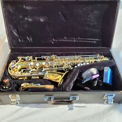 Includes: Mouthpiece, Strap, Cleaning Cloth, A Box of 4 New Rico #3 Reeds and Yamaha Case(Has Duct Tape and Peeling...