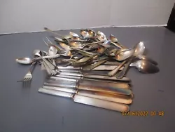 HUGE GROUP OF VINTAGE WM ROGERS SILVERWARE - INCLUDES DIFFERENT PATTERNS - TARNISHED - NEED CLEANING - 6 FORKS - 11...