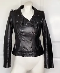 DOUBLE BREASTED SNAP CLOSURE. SHOULDER EPAULETTE WITH SNAP CLOSURE. 100% LEATHER. GORGEOUS JACKET AND GREAT PRICE!...