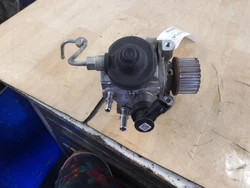 Numéro de pièce fabricant : 167007358R. Pompe à injection - RENAULT CLIO 4 PHASE 2. Modèle du véhicule : CLIO 4...