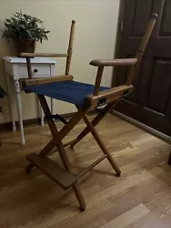Directors chair made by Telescope.Has seat canvas but missing back canvas!Nice vintage chair!