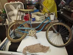 This is a Schwinn Stingray 1966 Original Girls Bike Barn Find it is all original and really looks to be in sound shape...