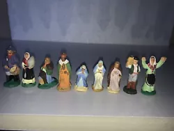 Je vends ces 9 santons signés au dos du santonnier CHAVE ( Marie nest pas signé ). je vends dautres santons. Environ...