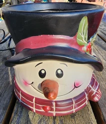 Looks great with or without warming a candle! Winter, Christmas.