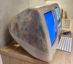 Superbe iMac de collection, G3, 600 Mhz, DALMATIAN OU FLOWERPOWER superbe, plastiquenon jauni. OS X Tiger 10.4.11...