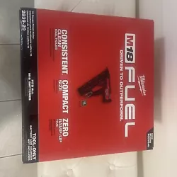 Milwaukee 2839-20 M18 FUEL Ergonomic Cordless 15 Gauge Finish Nailer - Bare Tool.