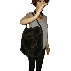 Bath & Body Work brown faux fur hobo slouch style shoulder bag, with croc print single strap. Brown polyester lining....