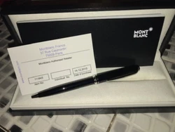 Montblanc Cruise Collection neuf en résine, cest une pointe moyenne. certificat dauthenticité , et une pochette...