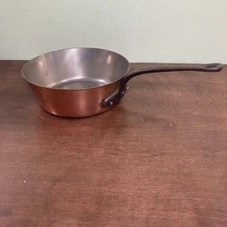 Copper Pot 8.5” Windsor Style Stainless Steel Lined 2+mm Thick Walls with Long Iron Handle No LidPre-owned with minor...