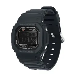 Design et innovante, la montre-bracelet numérique radio-pilotée solaire G-SHOCK GW-M5610 est robuste grâce à son...
