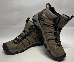 Consult pictures, boots are in GRE AT CONDITIO N.