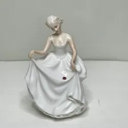 Royal Doulton TRACY Modelled by Douglas Tootle Figurine England HN2736 in good pre-owned condition. Does not come with...