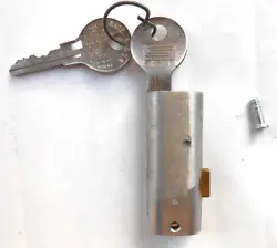 File cabinet lock with 2 OEM FR 401 keys.