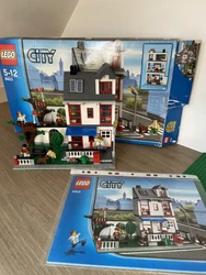 Lego City Creator Maison 8403. Complet boîte et noticeVous achetez ce que vous voyez, n’hésitez pas à poser vos...
